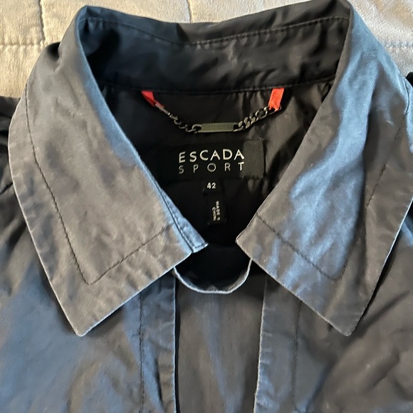 Escada Sport Trench Coat - needs minor repairs - Picture 4 of 7